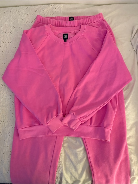 GAP Tops - GAP hot pink sweat set